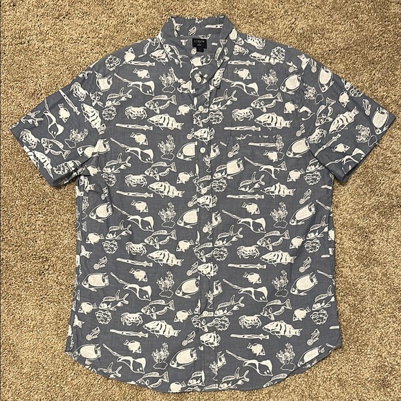 Fish button down - Picture 2 of 5
